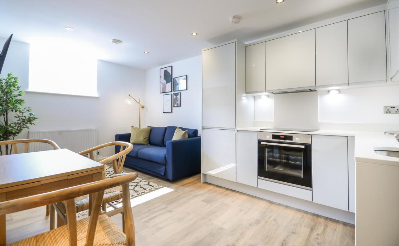 Concorde House Luxury Apartments - Честер Экстерьер фото